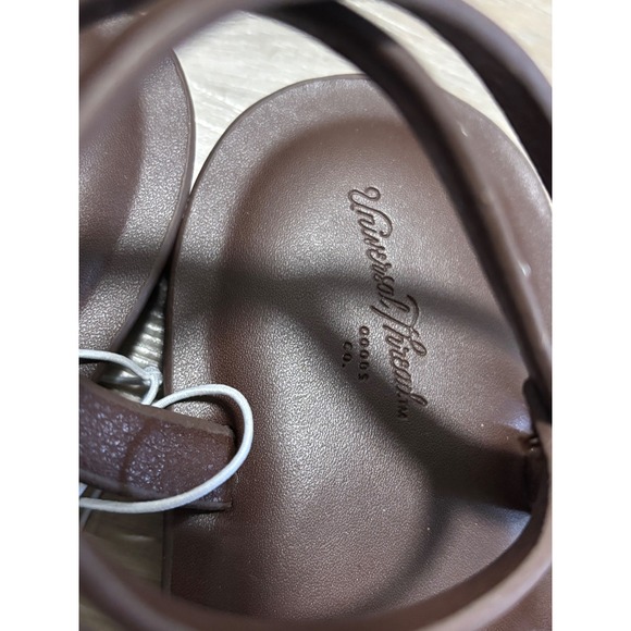 Universal Threads Women's Brown Studded Thong Ankle Strap Sandals Size 8.5 - Picture 2 of 5